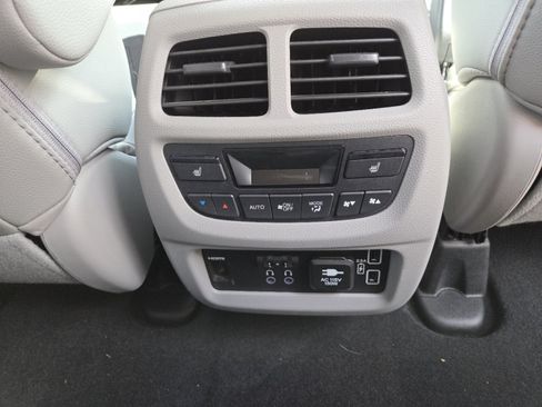 Used 2021 Honda Pilot Touring image 27