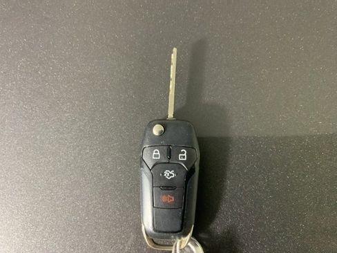 Used 2015 Ford Fusion SE w/ Equipment Group 202A image 30