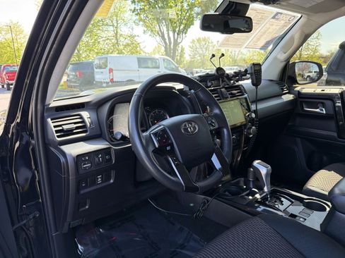 Used 2021 Toyota 4Runner TRD Off-Road AWD/4WD image 18
