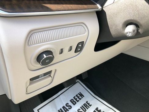 Used 2023 Jeep Grand Wagoneer Series II image 16