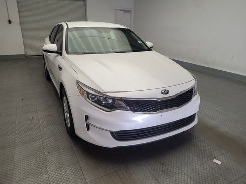 Used 2018 Kia Optima LX FWD image 14