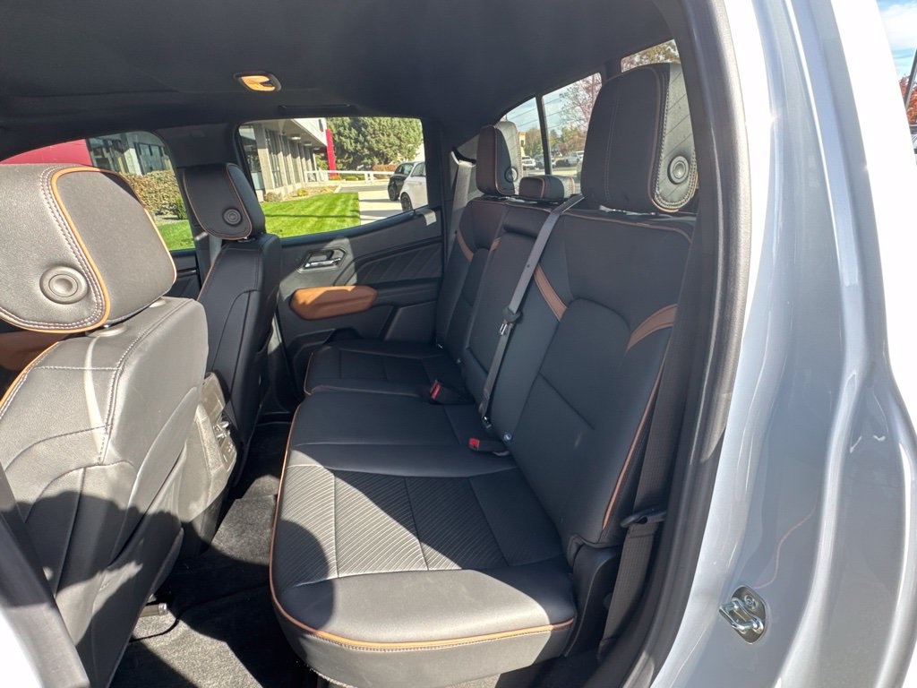 Used 2026 GMC Canyon AT4 w/ Technology Plus Package AWD/4WD image 9