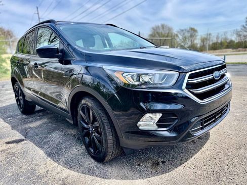 Used 2018 Ford Escape SE w/ SE Sport Appearance Package image 7