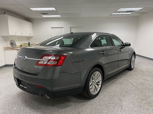 Used 2017 Ford Taurus Limited w/ Driver Assist Package image 5
