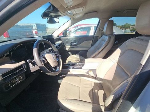 Used 2023 Lincoln Corsair Reserve w/ Jet Appearance Package AWD/4WD image 8