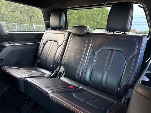 Used 2023 Ford Expedition Limited AWD/4WD image 44