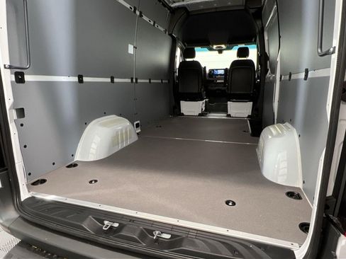 New 2025 Mercedes-Benz Sprinter 2500 image 25