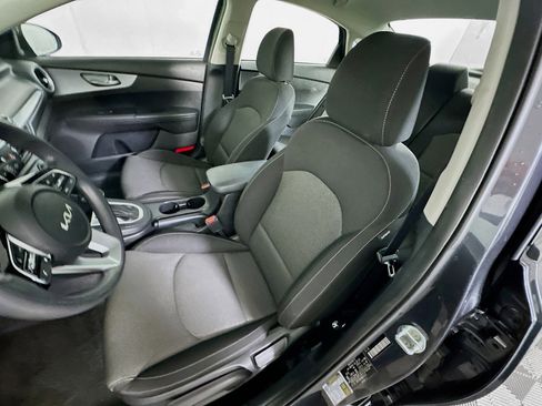 Used 2022 Kia Forte LXS FWD image 12