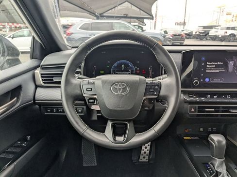 Used 2025 Toyota Camry SE image 26