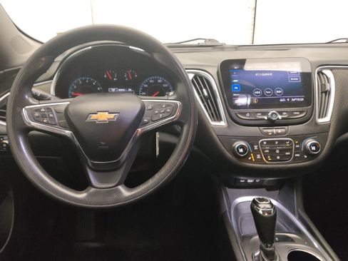 Used 2020 Chevrolet Malibu LT FWD image 22