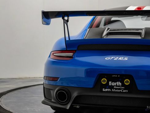Used 2019 Porsche 911 GT2 RS RWD image 17