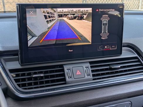 Used 2023 Audi Q5 2.0T Premium w/ Convenience Package image 13