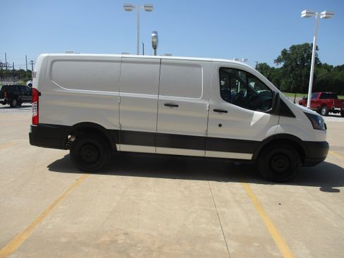 Used 2019 Ford Transit 150 130 Low Roof RWD image 4