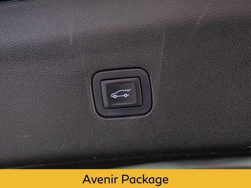 Used 2018 Buick Enclave Avenir w/ Avenir Technology Package image 30