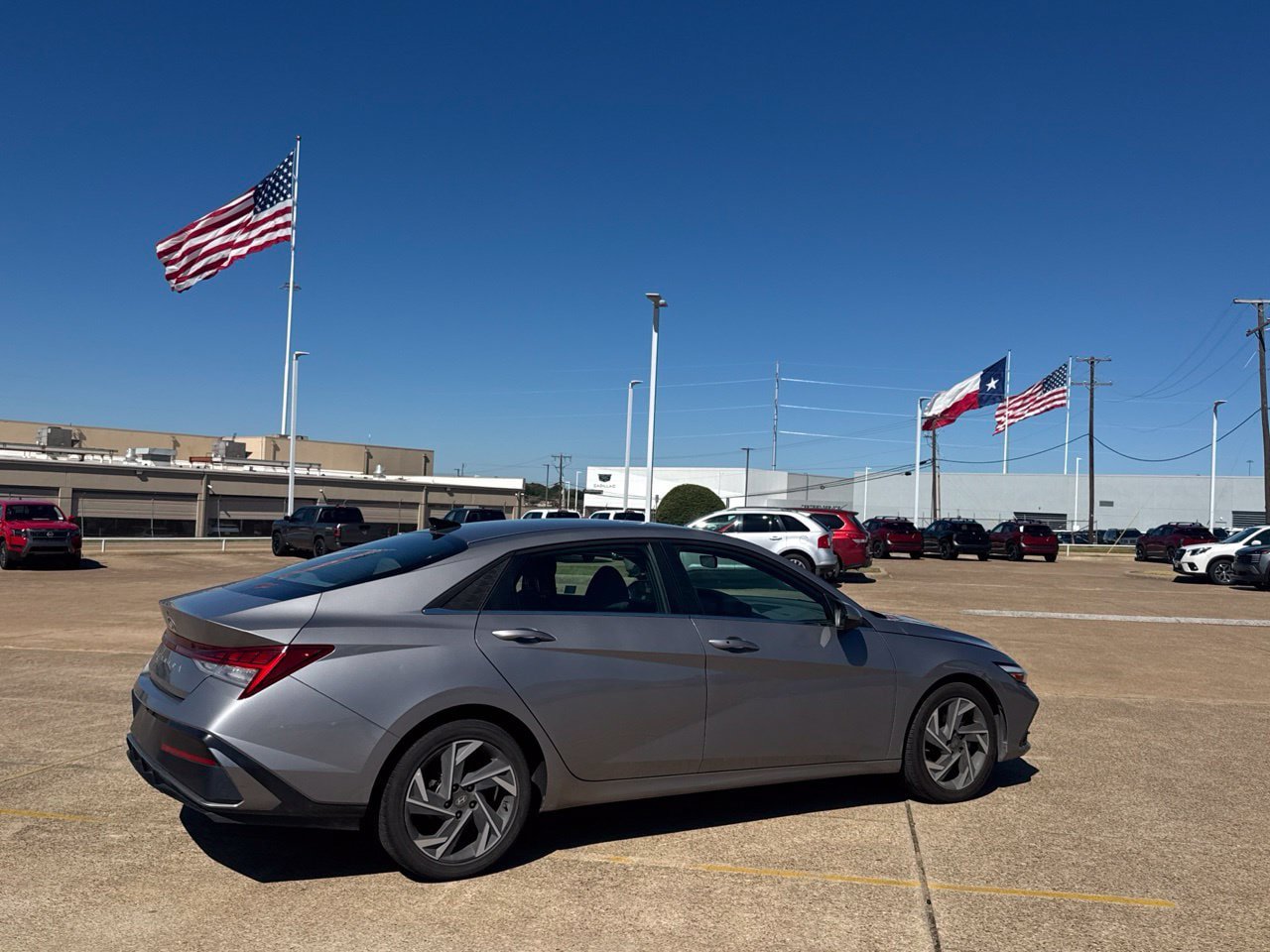 Used 2025 Hyundai Elantra SEL FWD image 25