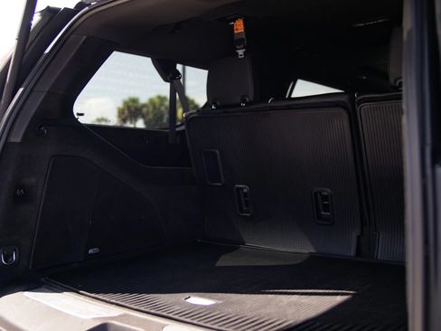 Used 2021 Cadillac Escalade ESV Premium Luxury w/ Driver Assist Tech Package AWD/4WD image 17