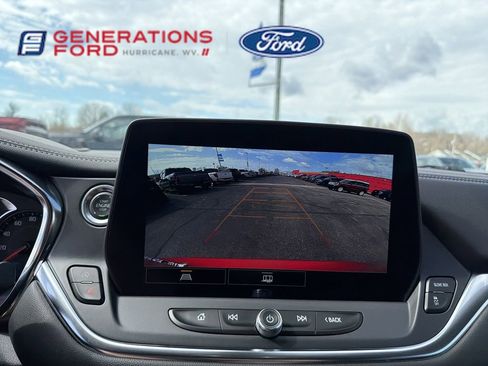 Used 2025 Chevrolet Blazer LT image 27