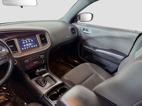 Used 2020 Dodge Charger SXT w/ Blacktop Package image 17