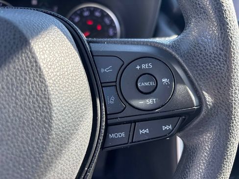Used 2019 Toyota RAV4 XLE w/ Convenience Package FWD image 23