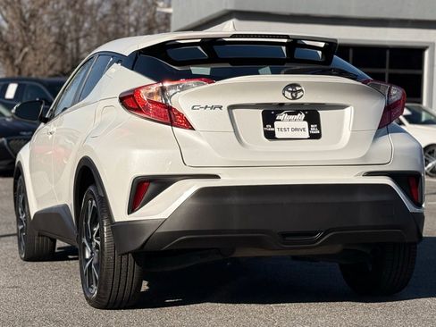 Used 2019 Toyota C-HR XLE image 3