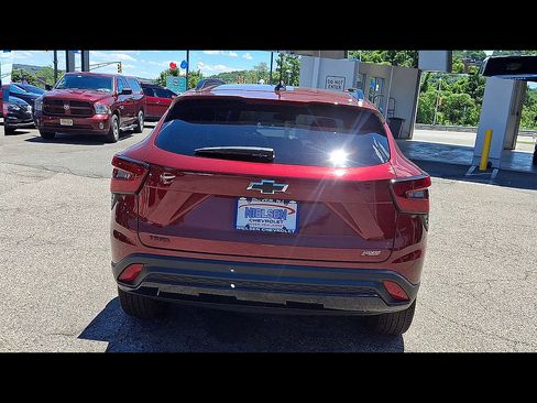 Certified 2024 Chevrolet Trax RS w/ Sunroof Package FWD image 7