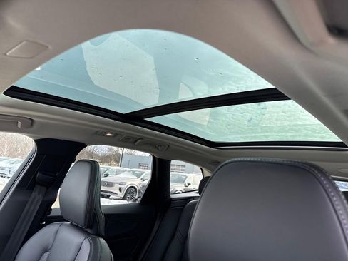 Used 2023 Volvo XC60 B5 Ultimate w/ Climate Package image 7