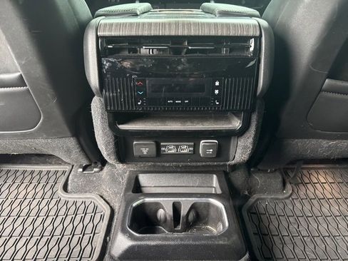 Used 2024 Jeep Wagoneer L Series III w/ Premium Group I image 18