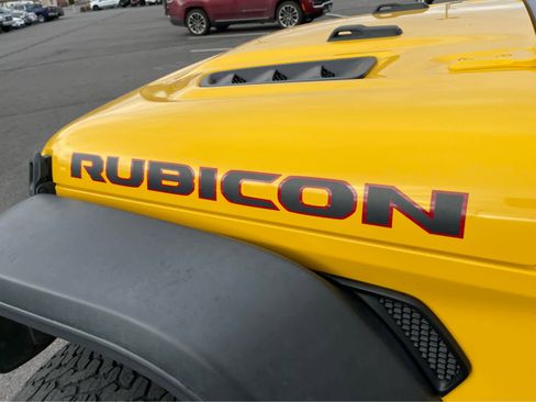 Used 2019 Jeep Wrangler Unlimited Rubicon w/ Cold Weather Group image 9