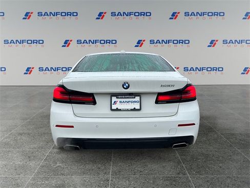 Used 2022 BMW 530i w/ Convenience Package image 4