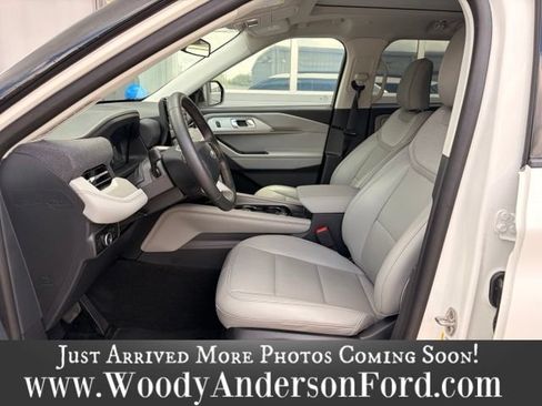 Used 2025 Ford Explorer Active w/ Active Comfort Package AWD/4WD image 10