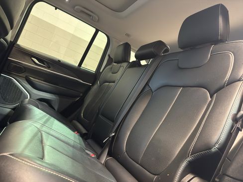 Used 2023 Jeep Grand Cherokee 4WD 4xe w/ Luxury Tech Group II image 30