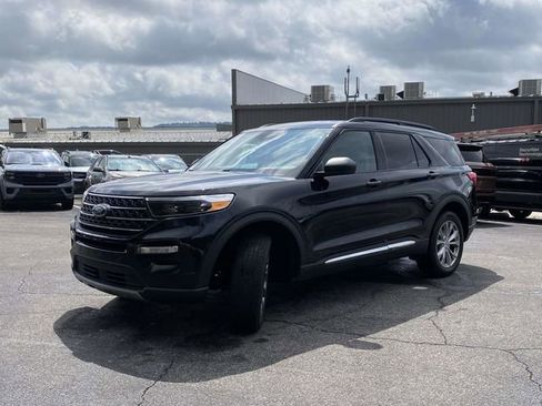 Used 2024 Ford Explorer XLT w/ Equipment Group 202A AWD/4WD image 8