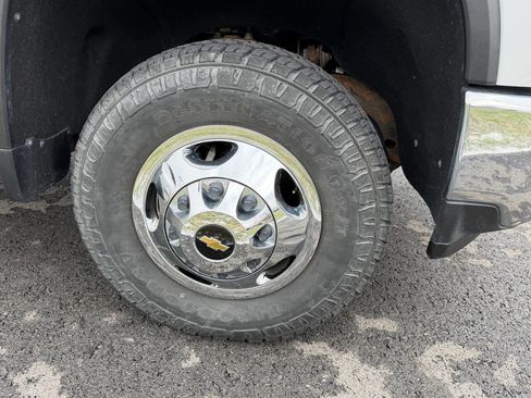 Used 2023 Chevrolet Silverado 3500 LT w/ Convenience Package image 15