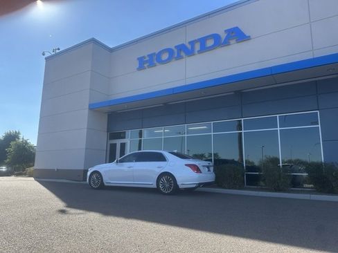 Used 2017 Genesis G90 3.3T Premium image 24