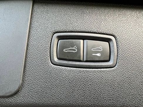 Used 2019 Porsche Cayenne image 46