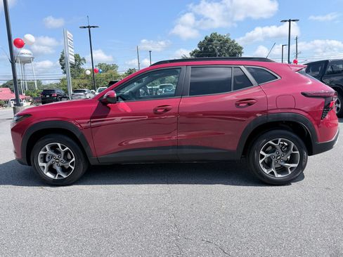 Used 2026 Chevrolet Trax LT FWD image 5