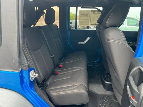 Used 2016 Jeep Wrangler Unlimited Rubicon AWD/4WD image 21