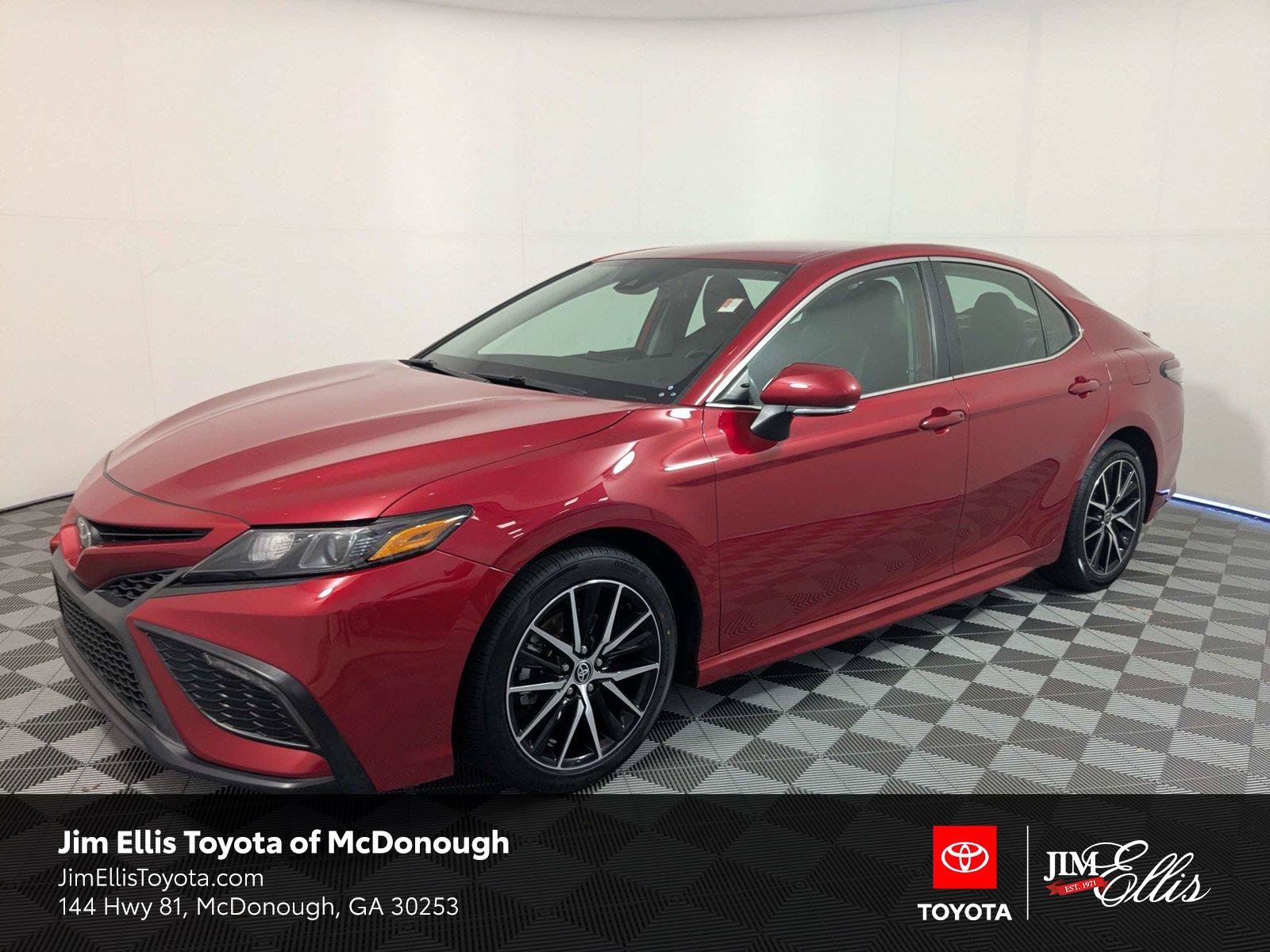 Certified 2023 Toyota Camry SE FWD image 1
