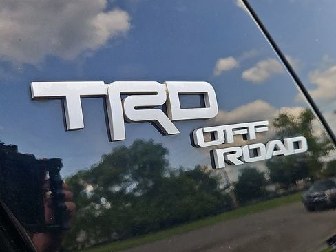 Used 2020 Toyota 4Runner TRD Off-Road Premium w/ Moonroof Package AWD/4WD image 13