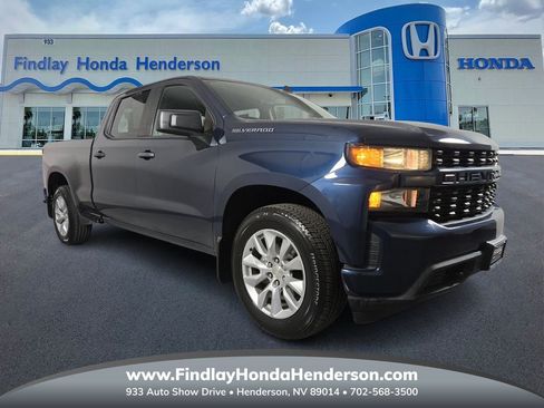 Used 2020 Chevrolet Silverado 1500 Custom w/ Custom Value Package image 1