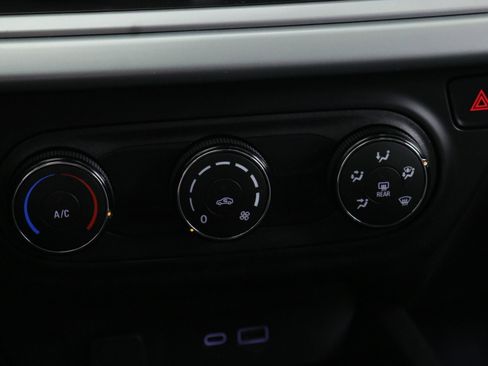 Used 2024 Chevrolet Trax LS image 19