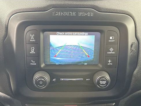 Used 2016 Jeep Renegade Latitude w/ Popular Equipment Group AWD/4WD image 17