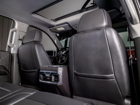 Used 2024 GMC Sierra 1500 Denali w/ Technology Package AWD/4WD image 30