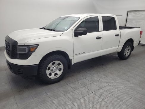 Used 2018 Nissan Titan S w/ S Utility Package RWD image 2