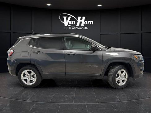 Used 2023 Jeep Compass Latitude w/ Convenience Group AWD/4WD image 8