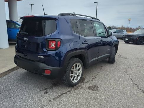 Used 2019 Jeep Renegade Latitude w/ Cold Weather Group image 8