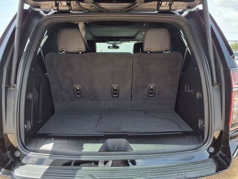 Used 2022 Chevrolet Tahoe LT w/ Luxury Package RWD image 23