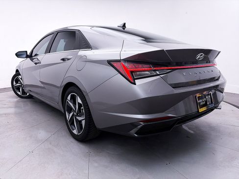 Used 2022 Hyundai Elantra Limited image 3