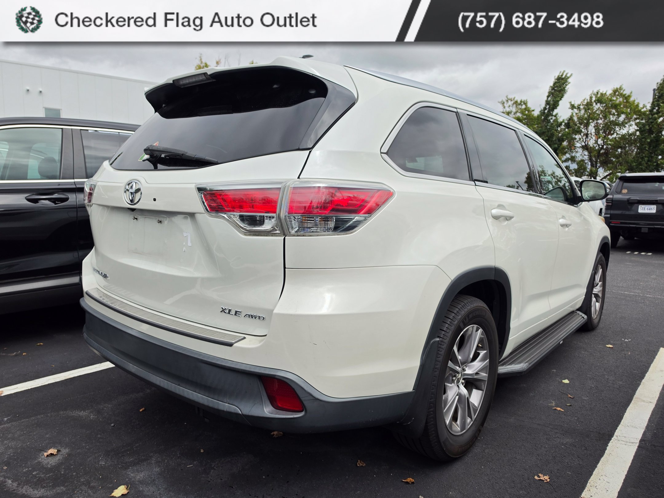 Used 2015 Toyota Highlander XLE AWD/4WD image 6
