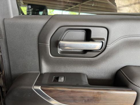 Used 2019 GMC Sierra 1500 SLT image 31